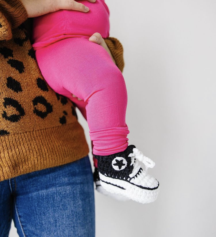 Baby Crochet Sneakers - Converse Black - Baby Sneakers Shop - unisex baby crochet shoes