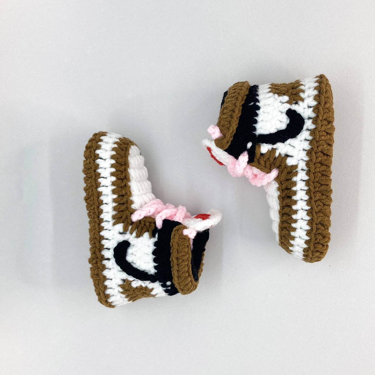 Baby Crochet Sneakers - AJ1 Travis Scott - Baby Sneakers Shop - unisex baby crochet shoes